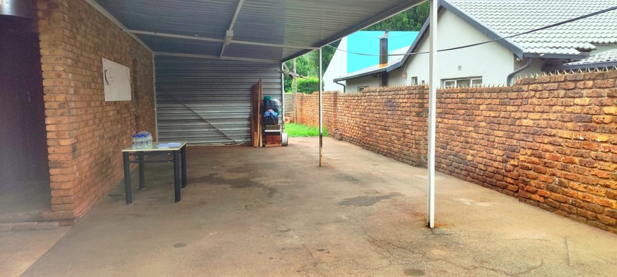 4 Bedroom Property for Sale in Wilro Park Gauteng