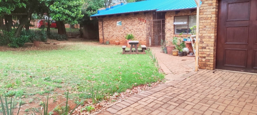 4 Bedroom Property for Sale in Wilro Park Gauteng