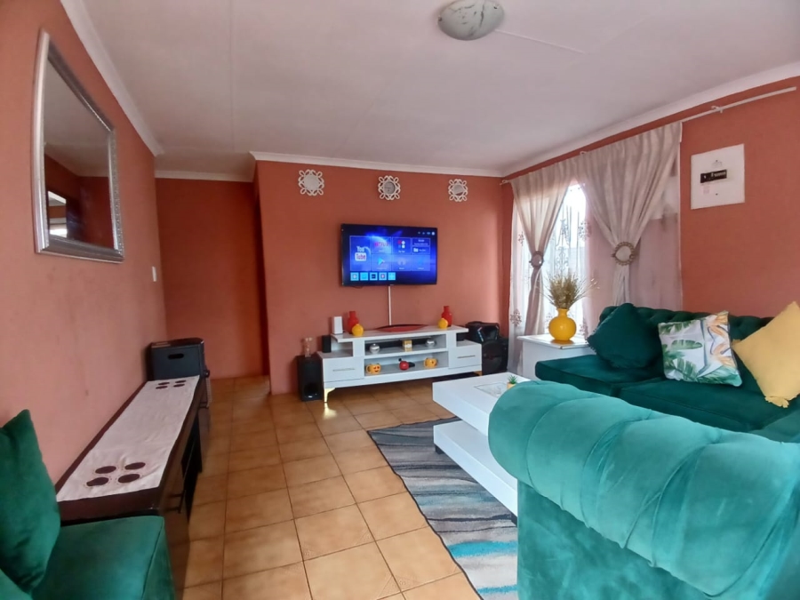 3 Bedroom Property for Sale in Protea Glen Gauteng