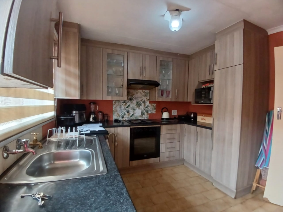 3 Bedroom Property for Sale in Protea Glen Gauteng