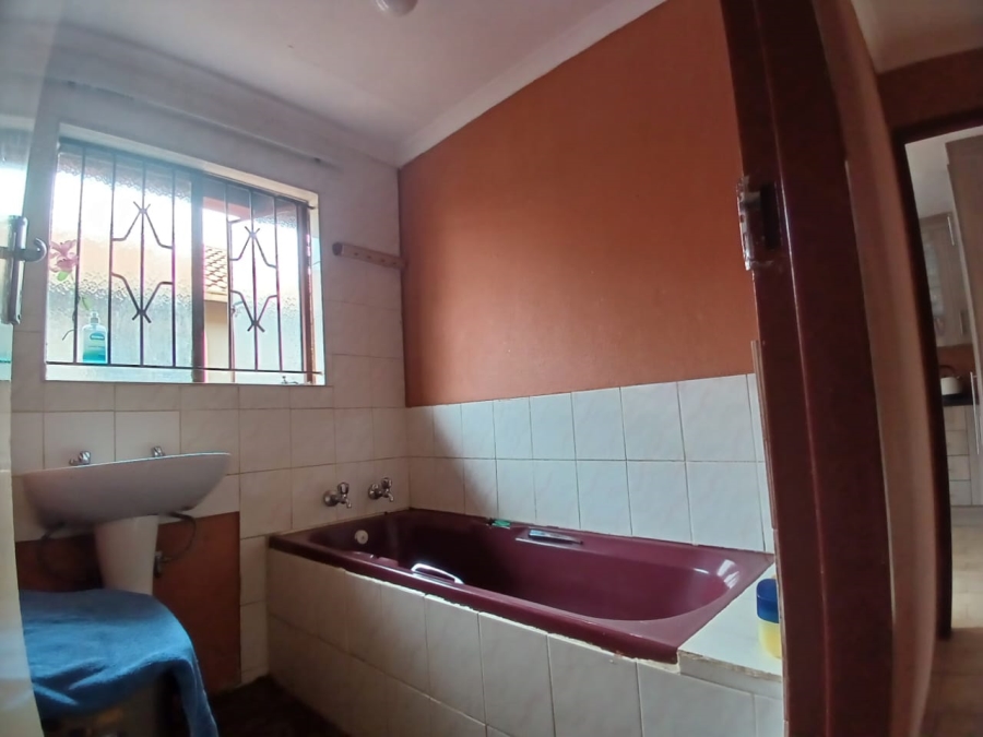 3 Bedroom Property for Sale in Protea Glen Gauteng