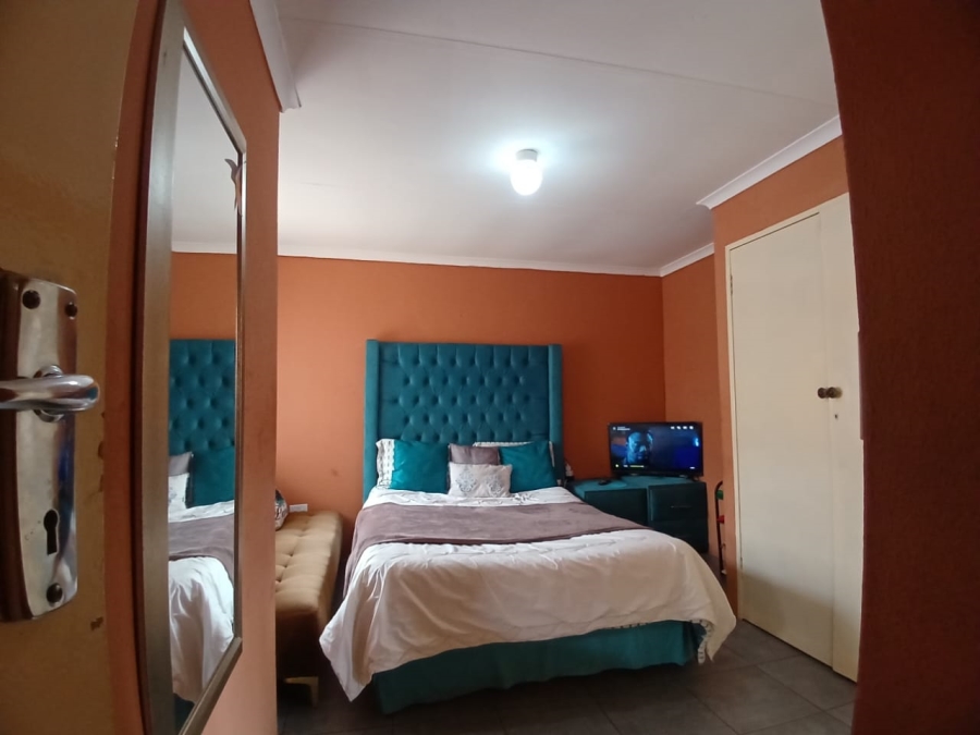3 Bedroom Property for Sale in Protea Glen Gauteng