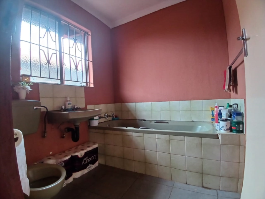 3 Bedroom Property for Sale in Protea Glen Gauteng