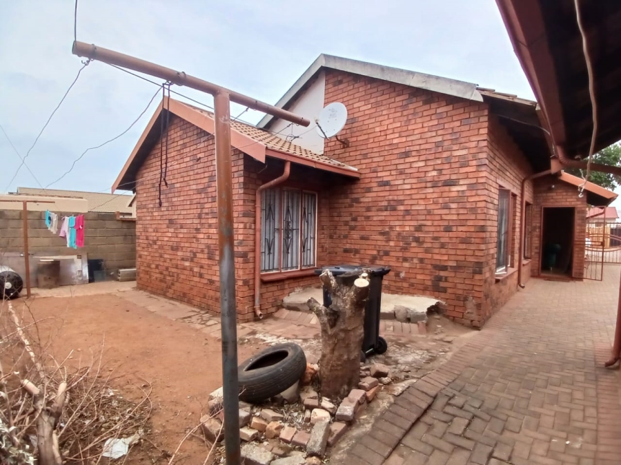 3 Bedroom Property for Sale in Protea Glen Gauteng