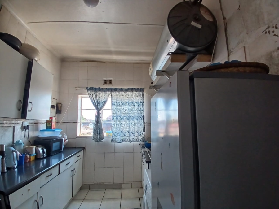 2 Bedroom Property for Sale in Luipaardsvlei Gauteng