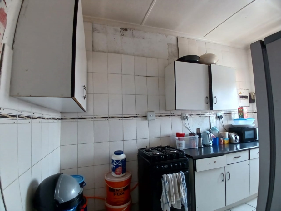 2 Bedroom Property for Sale in Luipaardsvlei Gauteng