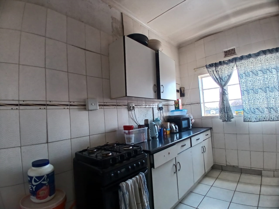 2 Bedroom Property for Sale in Luipaardsvlei Gauteng