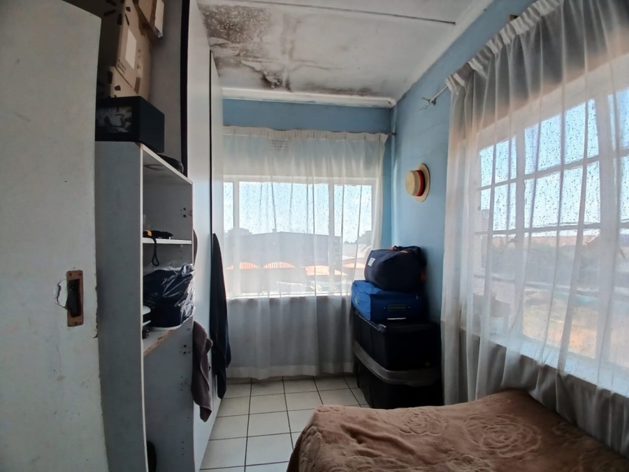 2 Bedroom Property for Sale in Luipaardsvlei Gauteng