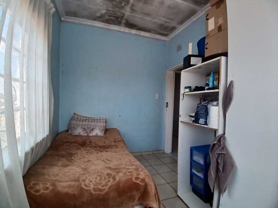 2 Bedroom Property for Sale in Luipaardsvlei Gauteng
