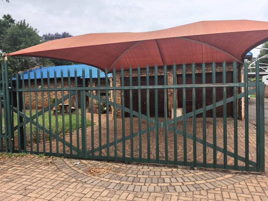 4 Bedroom Property for Sale in Wilro Park Gauteng