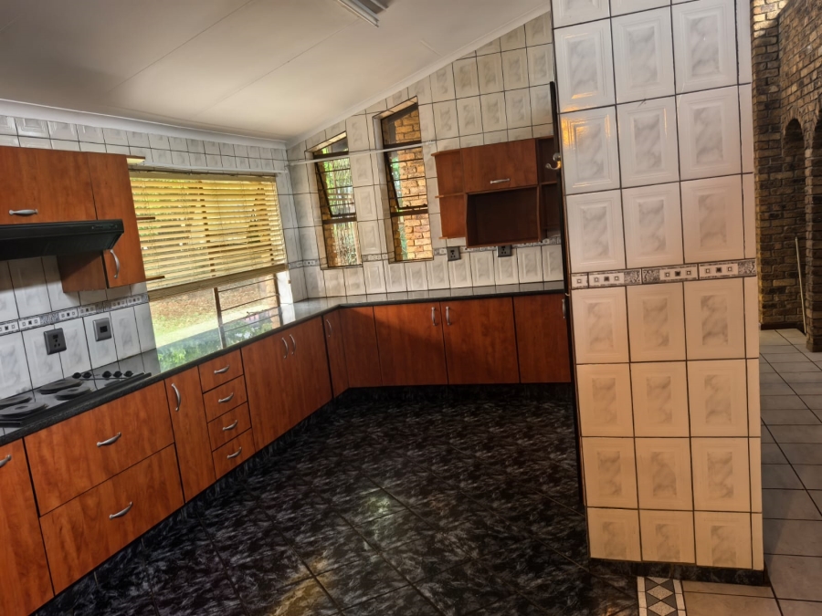 4 Bedroom Property for Sale in Wilro Park Gauteng