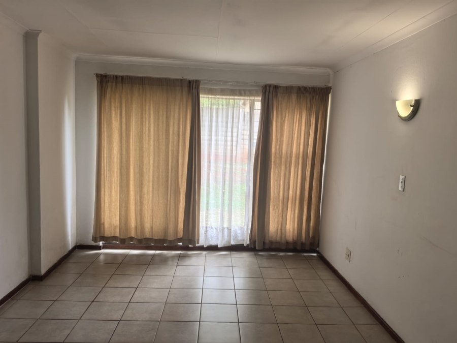 4 Bedroom Property for Sale in Wilro Park Gauteng