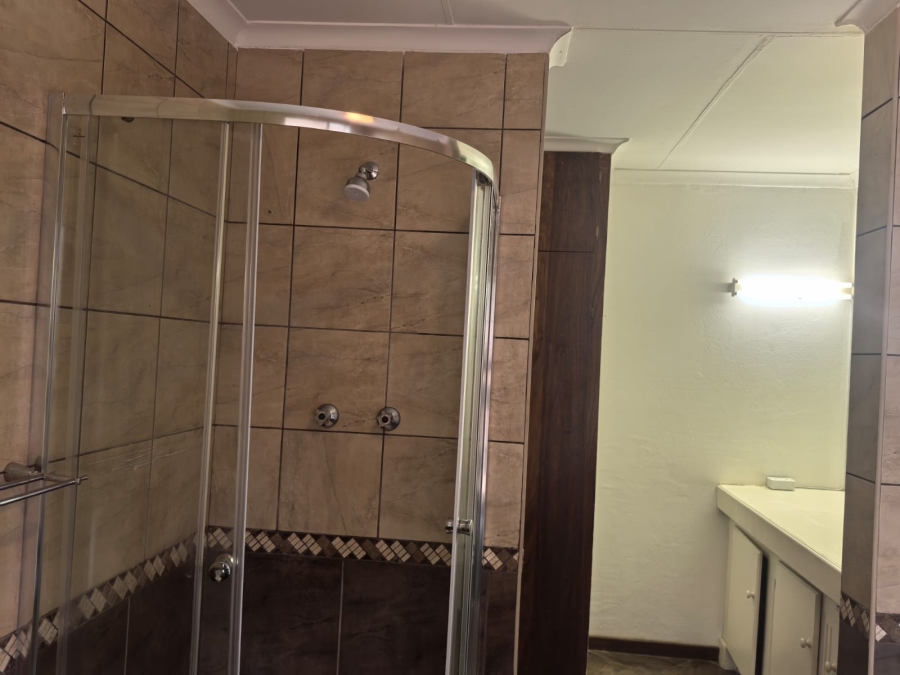 4 Bedroom Property for Sale in Wilro Park Gauteng