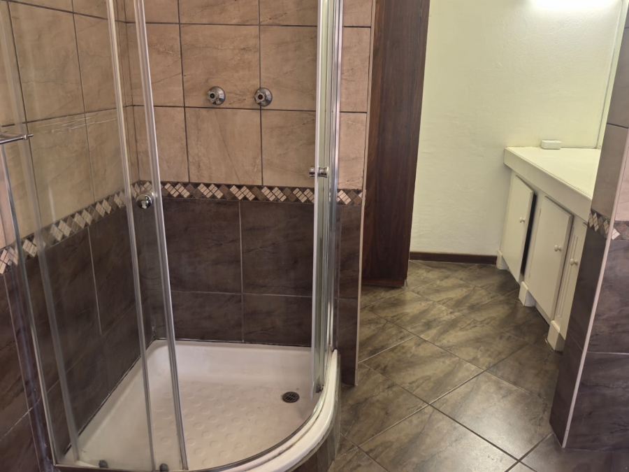 4 Bedroom Property for Sale in Wilro Park Gauteng