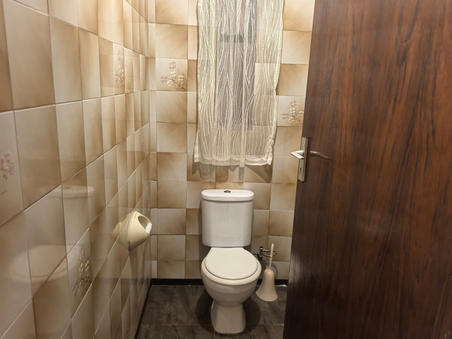 4 Bedroom Property for Sale in Wilro Park Gauteng