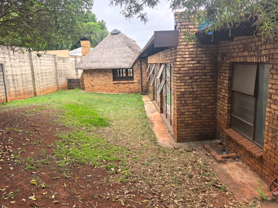 4 Bedroom Property for Sale in Wilro Park Gauteng