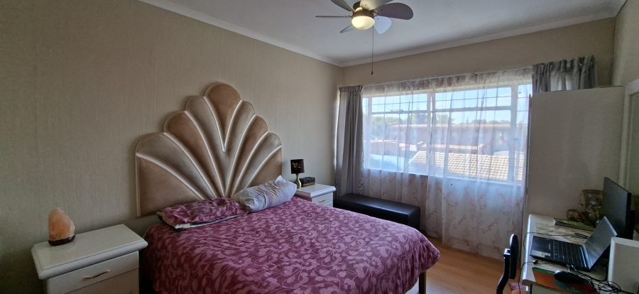 3 Bedroom Property for Sale in Fairland Gauteng