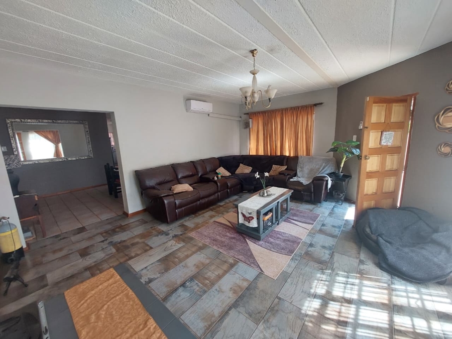 3 Bedroom Property for Sale in Eike Park Gauteng