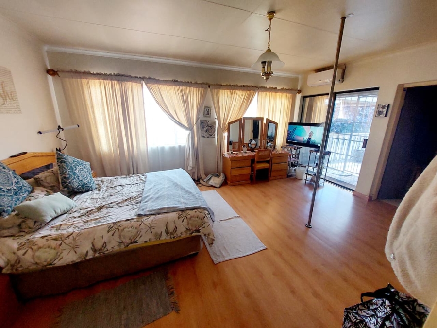 3 Bedroom Property for Sale in Eike Park Gauteng
