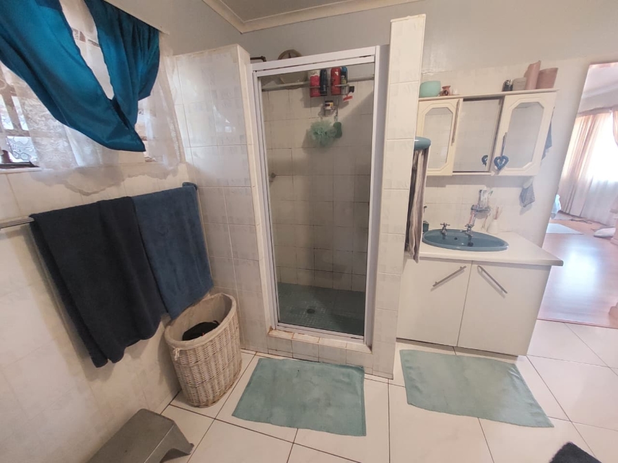 3 Bedroom Property for Sale in Eike Park Gauteng