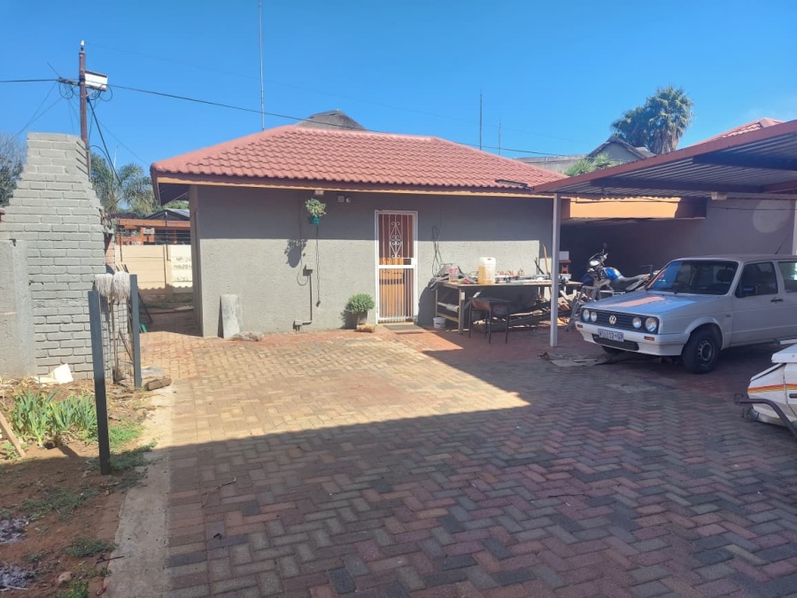 3 Bedroom Property for Sale in Eike Park Gauteng