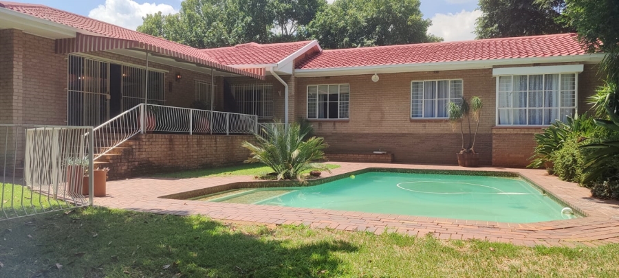 4 Bedroom Property for Sale in Greenhills Gauteng