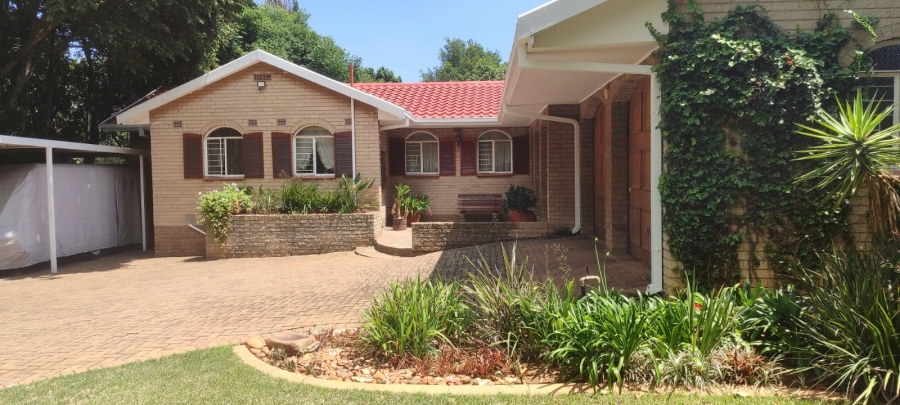 4 Bedroom Property for Sale in Greenhills Gauteng