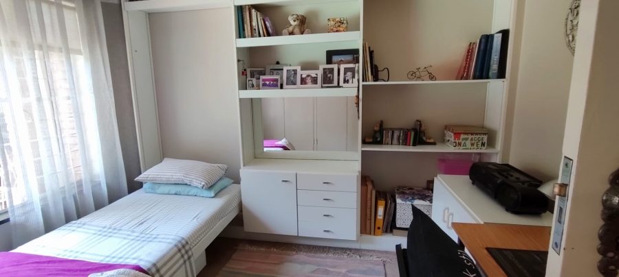 4 Bedroom Property for Sale in Greenhills Gauteng