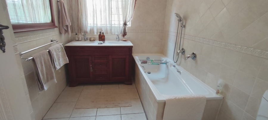 4 Bedroom Property for Sale in Greenhills Gauteng