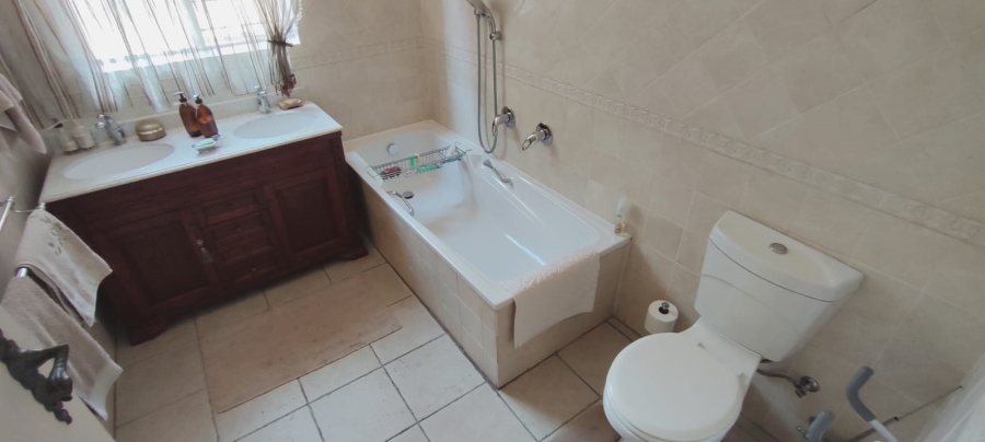 4 Bedroom Property for Sale in Greenhills Gauteng