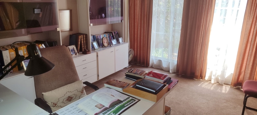 4 Bedroom Property for Sale in Greenhills Gauteng