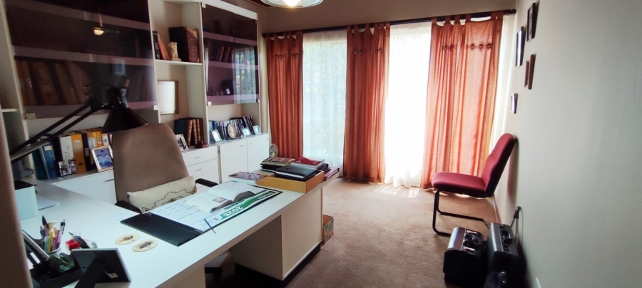 4 Bedroom Property for Sale in Greenhills Gauteng