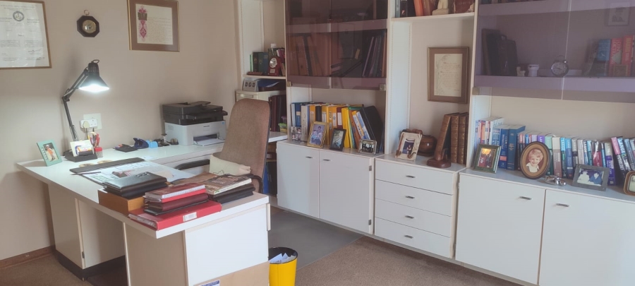 4 Bedroom Property for Sale in Greenhills Gauteng