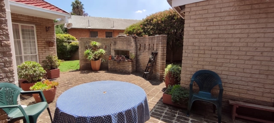 4 Bedroom Property for Sale in Greenhills Gauteng