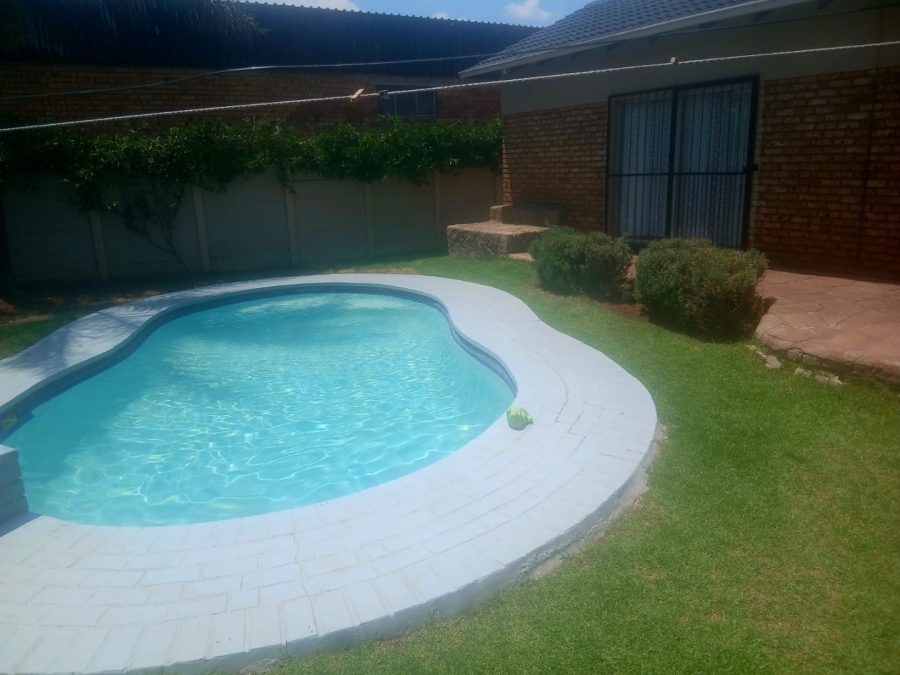 4 Bedroom Property for Sale in Randgate Gauteng