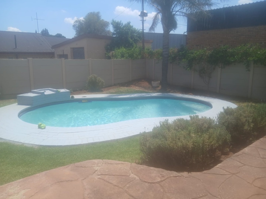 4 Bedroom Property for Sale in Randgate Gauteng