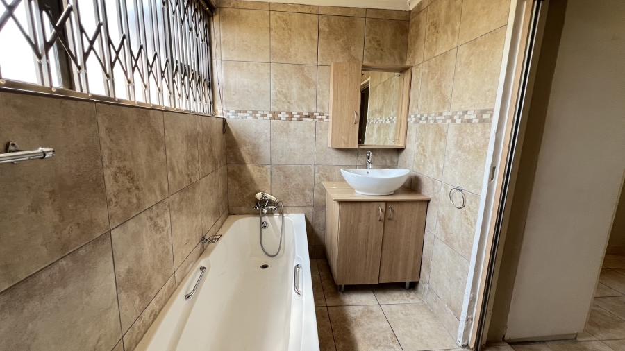 6 Bedroom Property for Sale in Krugersdorp West Gauteng