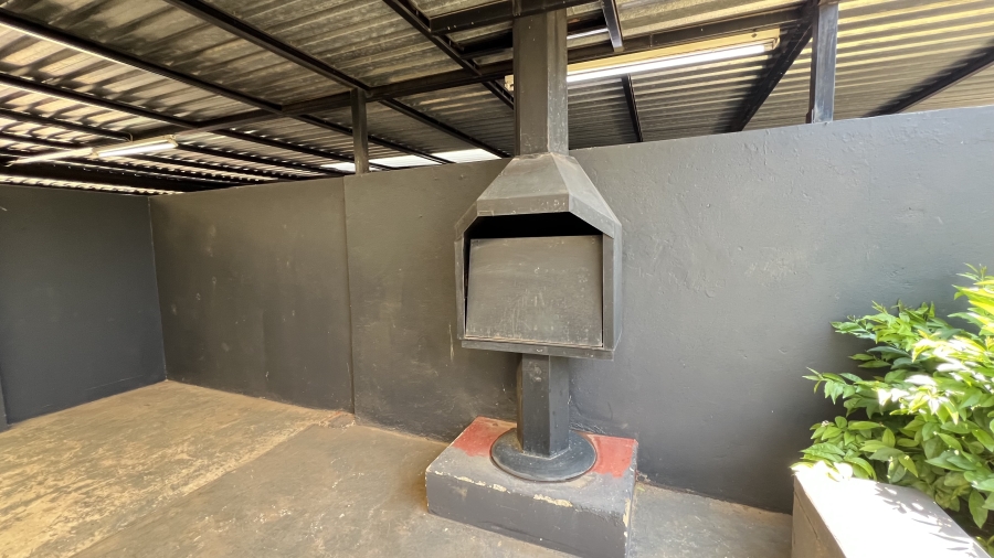 6 Bedroom Property for Sale in Krugersdorp West Gauteng