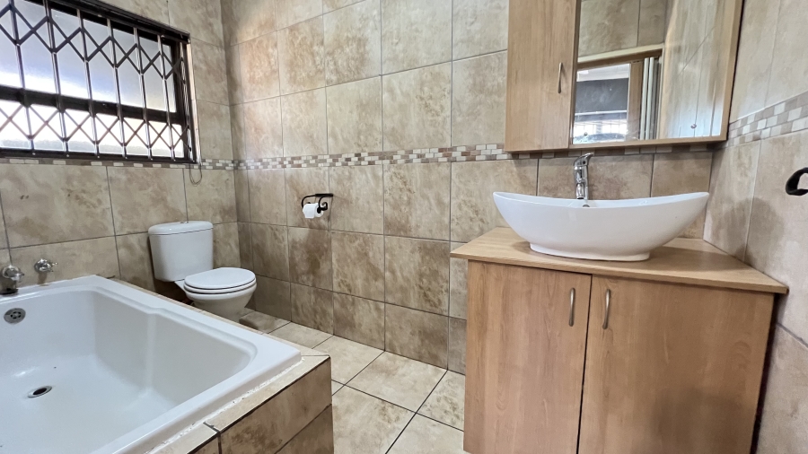 6 Bedroom Property for Sale in Krugersdorp West Gauteng