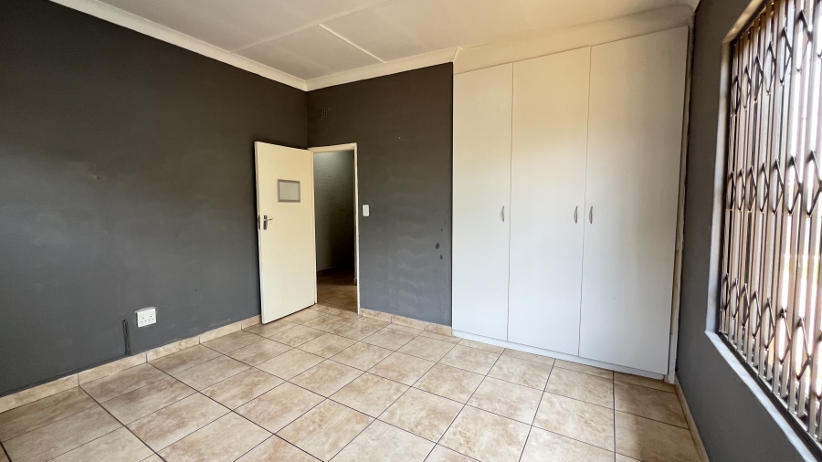 6 Bedroom Property for Sale in Krugersdorp West Gauteng
