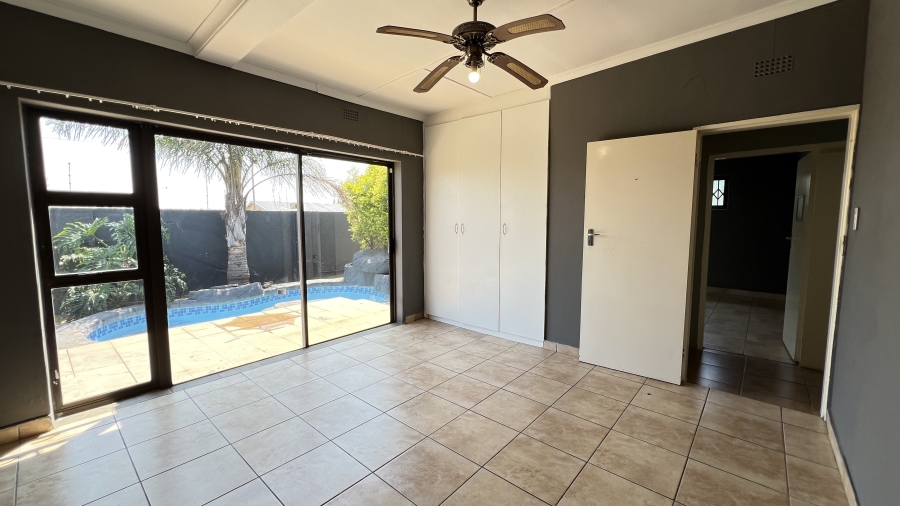 6 Bedroom Property for Sale in Krugersdorp West Gauteng