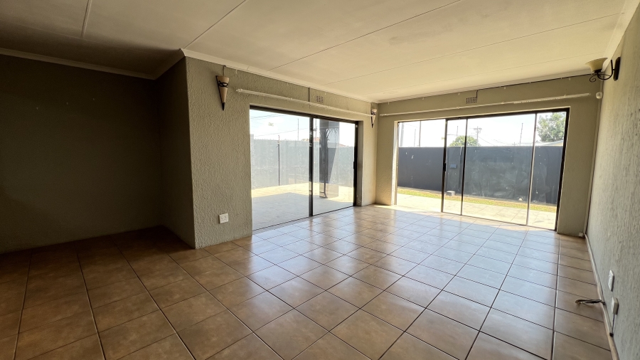 6 Bedroom Property for Sale in Krugersdorp West Gauteng