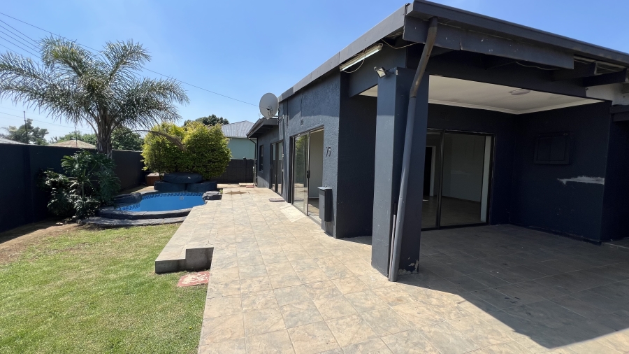 6 Bedroom Property for Sale in Krugersdorp West Gauteng