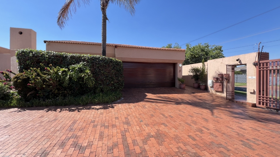 3 Bedroom Property for Sale in Monument Gauteng