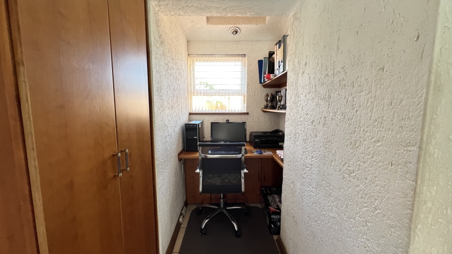 3 Bedroom Property for Sale in Monument Gauteng