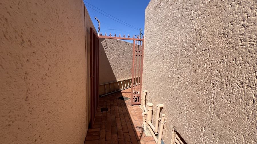3 Bedroom Property for Sale in Monument Gauteng