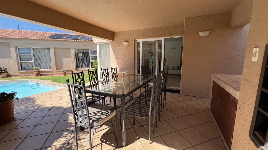 3 Bedroom Property for Sale in Monument Gauteng