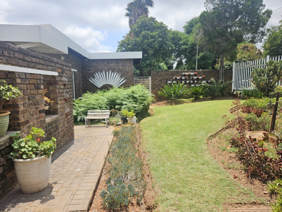 4 Bedroom Property for Sale in Rant En Dal Gauteng