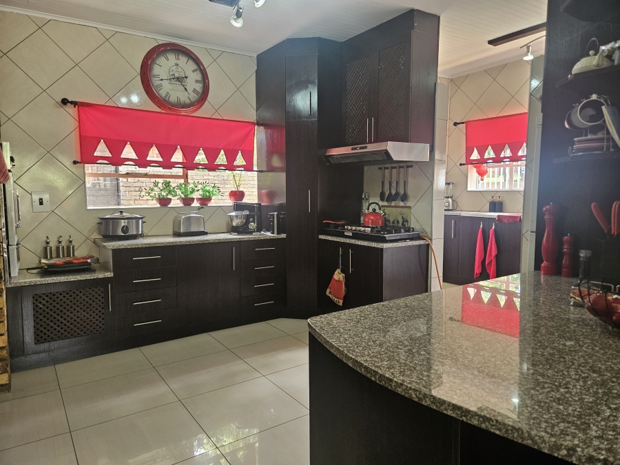 4 Bedroom Property for Sale in Rant En Dal Gauteng