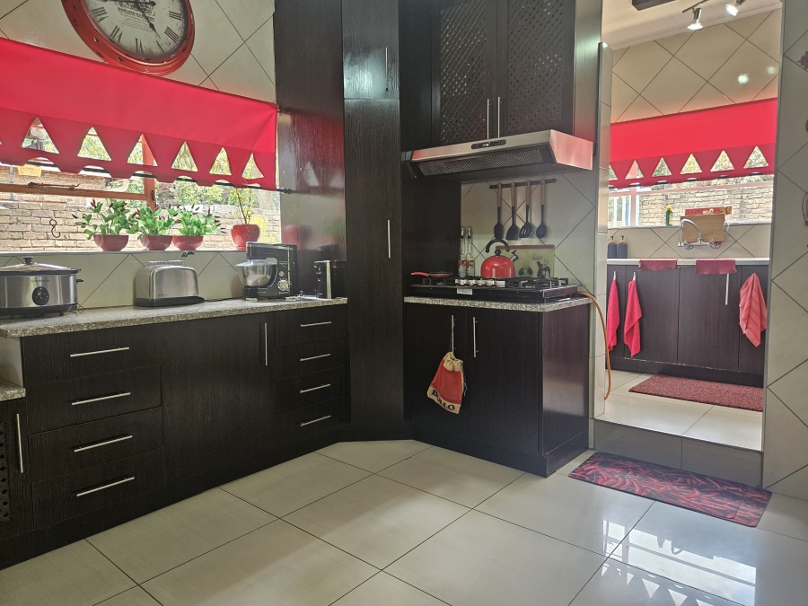 4 Bedroom Property for Sale in Rant En Dal Gauteng